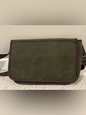 Backpacker Men's Olive Green Canvas Messenger Bag